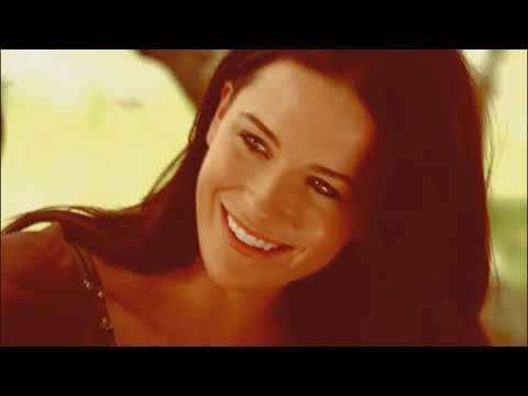 Видео: Kahlan Amnell - Кэлен Амнелл || Знак Водолея