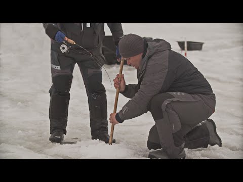 Видео: СУДАКИ встряют ПОД ЛУНКАМИ, а я не взял БАГОР. Рыбалка на КАМЕ. Новые цвета RANGE VIB