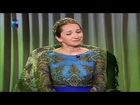 Видео: Дизайнер Лана Зариньш рассказывает о платьях из павловопосадских платков