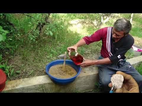 Видео: Царская водка растворяет металлы