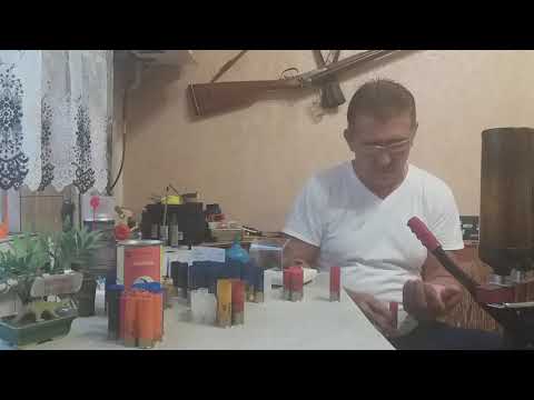 Видео: Порох Сокол.Снаряжение патронов.
