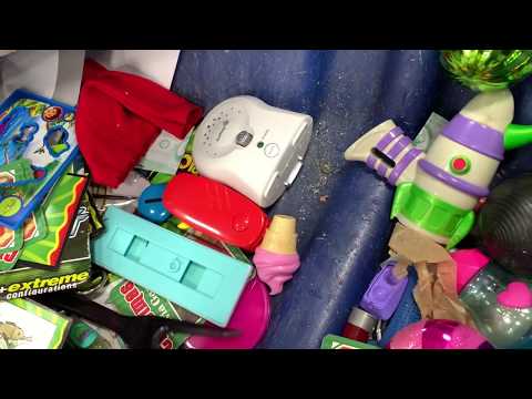 Видео: БАРАХОЛКА СВАЛКА В АМЕРИКЕ ОЧЕНЬ БРЕНДОВАЯ ОДЕЖДА ЗА КОПЕЙКИ В США Часть1Я  секонд хенд покупки