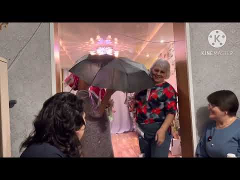 Видео: у подруги юбилей.Как гуляют деревенские бабушки😀