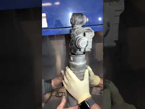 Видео: Ремонт/замена задней пневмоподвески BMW F01 F02 740 750 760
