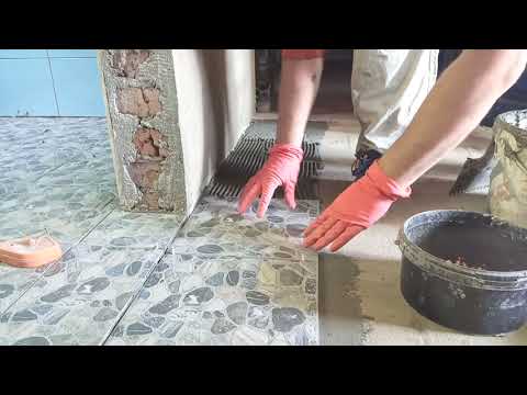 Видео: Укладка плитки на пол для новичков