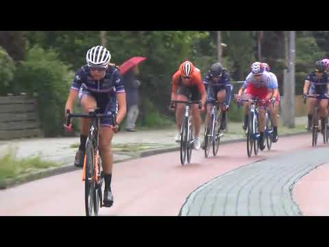 Видео: Ч Е по велоспорту на шоссе 2019 Юниорки - групповая гонка