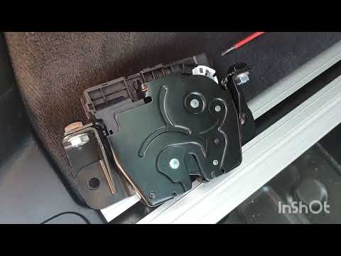 Видео: BMW F11 не закрывается крышка багажника. Замок крышки багажника. БМВ Ф серии.Доводчик багажника.