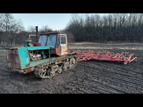 Видео: легенда снова в роботу.культиваця.02.22.2022.трактор т 150гусеничныи😃