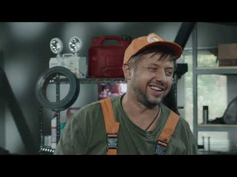 Видео: Как СТОшники отмечают Новый Год? Новогоднее Наступление 2021 и автоприколы про ДТП 2020 | На Троих