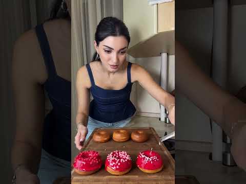 Видео: Пончики без масла и дрожжей 🍩