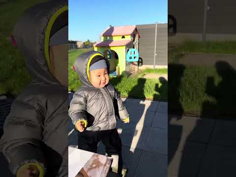 Видео: Амралтын өдөрийн өглөө бүгдээрээ хамт сэрэхдээ