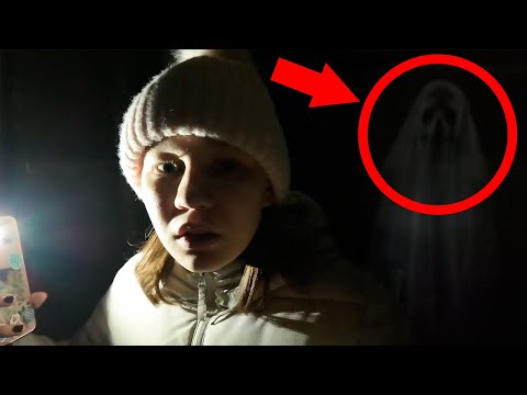 Видео: 😨 ЗАСНЯЛИ НЕЧТО В ЗАБРОШЕННОМ ДОМЕ