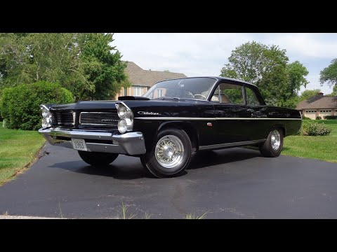 Видео: Pontiac Catalina Black 421 Super Duty SD 4 Speed ​​1963 года: трибьют и история Ride My Car с Лу ...