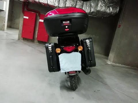 Видео: Свершилось! Устанавливаю самодельные боковые кофры на Bajaj Boxer (Баджадж Боксер).