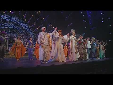Видео: Премьера мюзикла "Последняя сказка", 07.12.2024. Поклоны