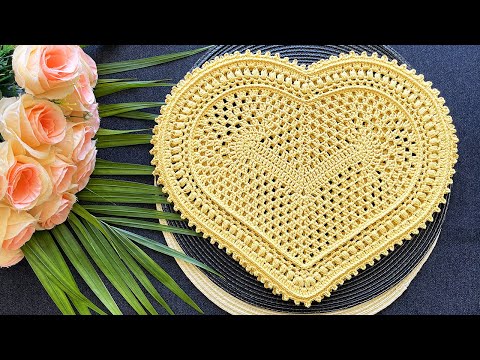 Видео: Салфетка крючком в форме сердца, Патрисия, для сервировки