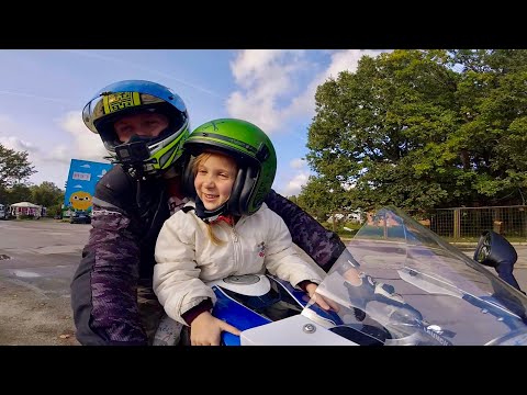 Видео: 13 МОТО сезон !  Прокатил Дочку  НА МОТОЦИКЛЕ BMW s1000rr