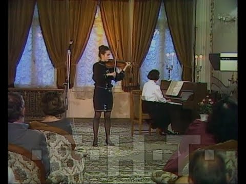 Видео: КАМЕРЕН КОНЦЕРТ НА УЧЕНИЦИ ОТ СМУ "ВЕСЕЛИН СТОЯНОВ" (1993)