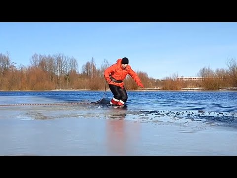 Видео: ПРОВАЛИЛСЯ ПОД ЛЁД - СПАСАЕМ ЧЕЛОВЕКА