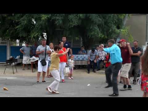 Видео: ТАНЕЦ В КОПЧАКЕ под русскую песню * Гагаузия*МОЛДОВА?День храма (села)