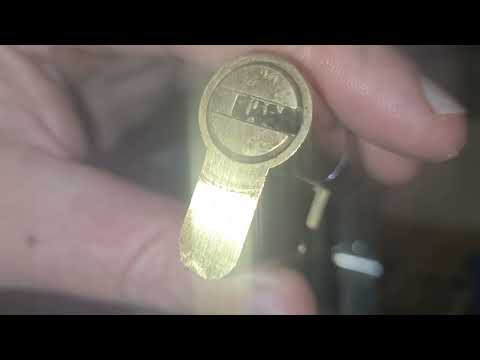 Видео: Вскрытие замка master lock двурядка + слайдеры