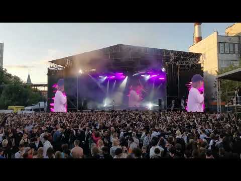 Видео: Pharaoh - На луне, 21.06.2024, Севкабель Порт, Atlanta Summer Fest, live