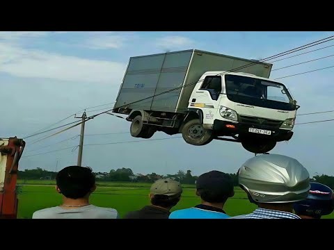 Видео: Абсурдные мемы, которые я нашел на рисовых полях