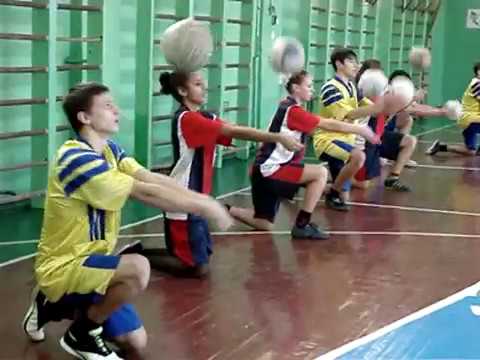 Видео: Открытый урок 9 класс волейбол часть 1