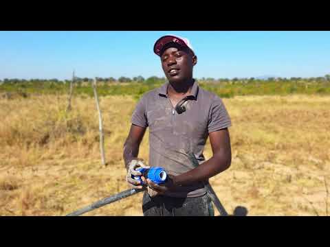 Видео: Как установить скважинный насос с прямым питанием от солнечной энергии — батарейки не нужны! ☀️💦