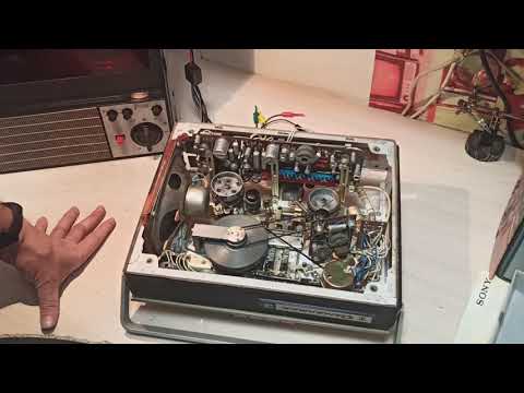 Видео: Романтик-3. Портативный катушечный магнитофон, 1968 год. Работа лентопротяжного мезанизма.