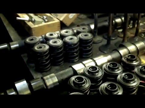 Видео: Ремонт двигателя М 102 на Мерседес 190,часть № 3 дефектовка и запчасти