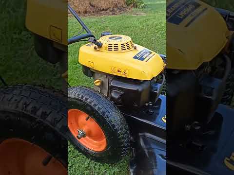 Видео: газонокосилка CHAMPION LMH5640, замена колёс на более широкие.