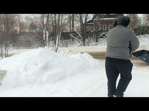 Видео: мини-погрузчик land digger чистит снег часть первая