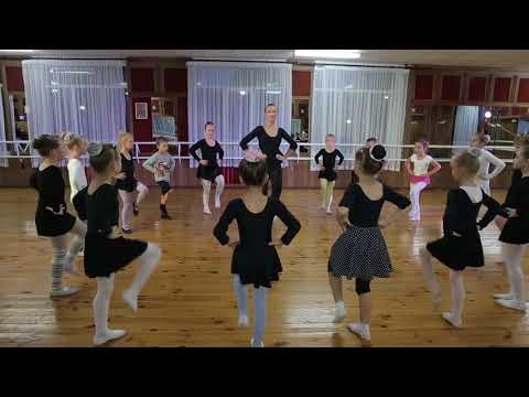 Видео: Танцы для детей давай коза попрыгаем