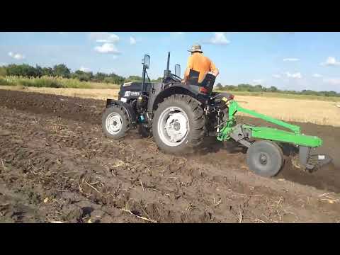 Видео: Первий виїзд з плугом на мінітракторі...Земля як бетон