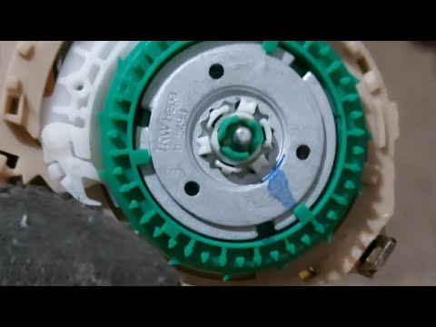 Видео: Замена ленты ремня безопасности. Натяжка пружины ремня безопасности.