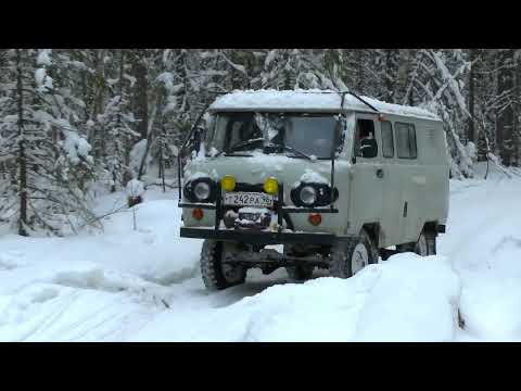 Видео: Пробиваем зимник на озеро на УАЗ Буханке.