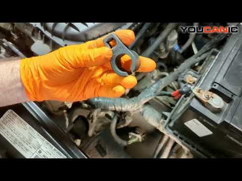 Видео: Dodge Grand Caravan 3.6L (2008–2020) — замена входного и выходного кислородного датчика (ряд 2)