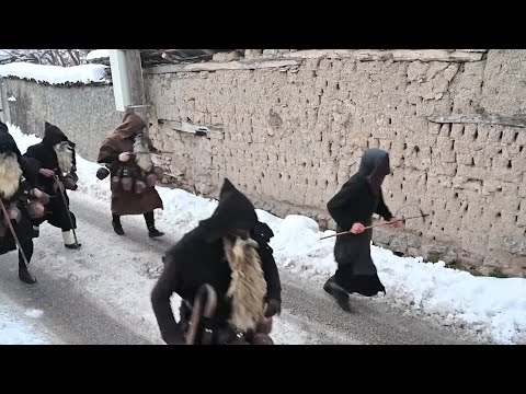 Видео: Уникатен древен обичај живее во тиквешијата: Џоломарите со векови ги бркаат лошите духови