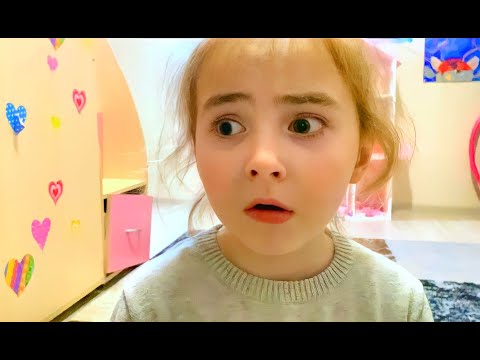 Видео: Рыжую ДЕРЕВЕНЩИНУ выгнали ИЗ ДОМА !