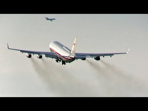 Видео: Земля дрожит когда он взлетает. Ил-96-400 + Ту-154М заход с уходом (2022)