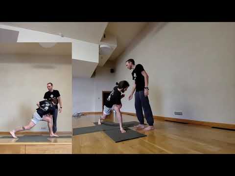 Видео: Правки Паривритта Паршваконасаны. Полный Курс по правкам - в описании ролика.