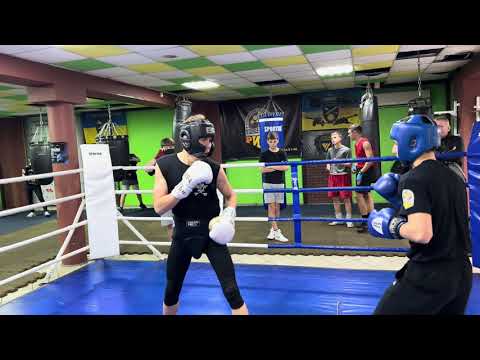 Видео: Демяненко Павло спаринг юніори 70 кг