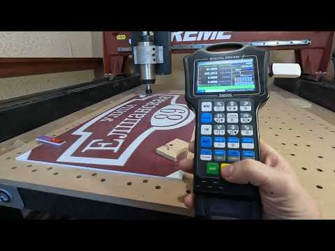 Видео: Как Ровно Вырезать Табличку на чпу фрезере. Адресная табличка из пвх и плёнки Оракал