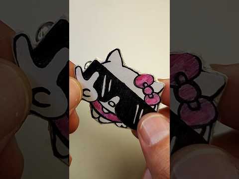 Видео: Как рисовать Хеллоу Кити, делаем значок. Hello Kitty. #art#рисуемсмалышами#felt-tippens# Hello Kitty