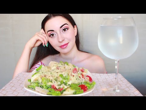 Видео: ВЫСОКОМЕРИЕ ПОДРУГ / MUKBANG asmr / САЛАТ ЦЕЗАРЬ Ayka Emilly