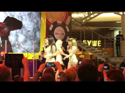 Видео: ВИА ГРА - Поцелуи ( ТРЦ ЛЕТО ) СПб 26.06.15 - 27.06.15