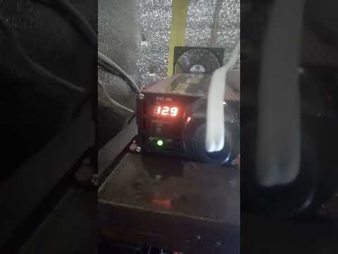 Видео: зарядка lifepo4 аккумуляторов от солнца шим контроллера. 1 вариант.