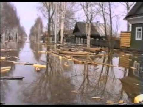 Видео: Наводнение в Великом Устюге, на Родине Деда Мороза в 1998 году.