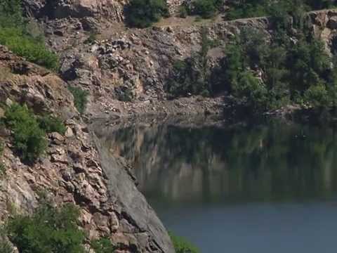 Видео: "Близькі подорожі" Криворізьке озеро. Колишній гранітний кар’єр. (16.03.15)